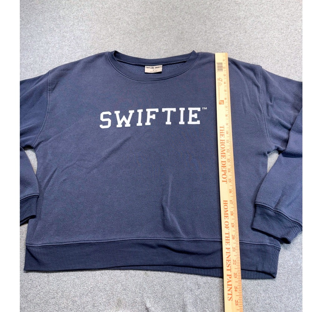 Taylor Swift Official SWIFTIE Cropped Sweatshirt Large Blue Gray Crewneck Comfy - Picture 7 of 8